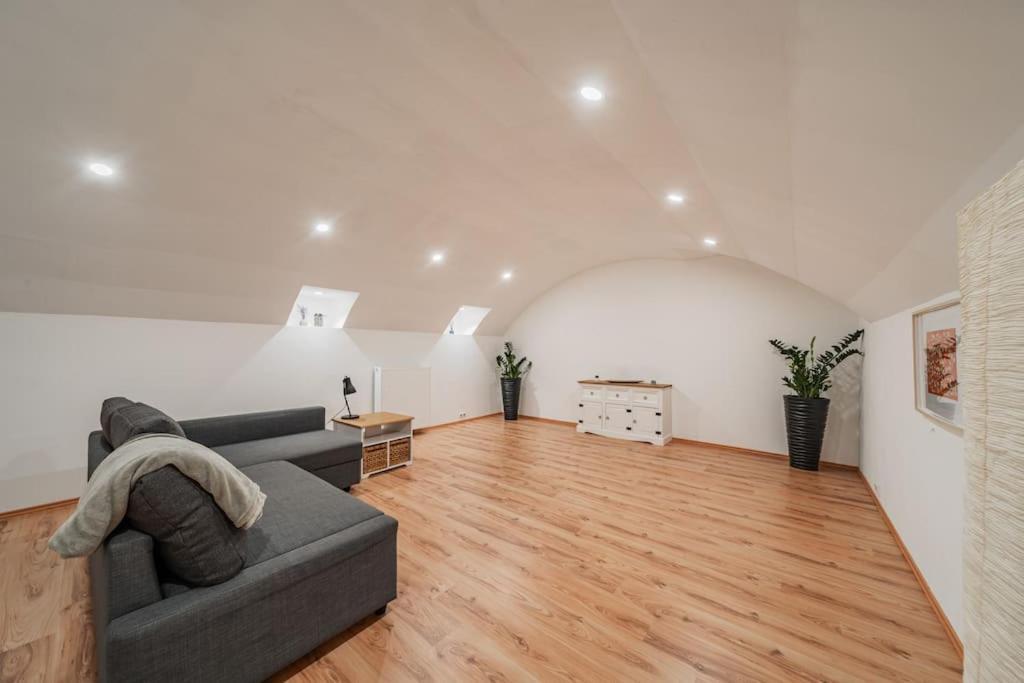 117 M² Near Nussdorferstrasse * Wien